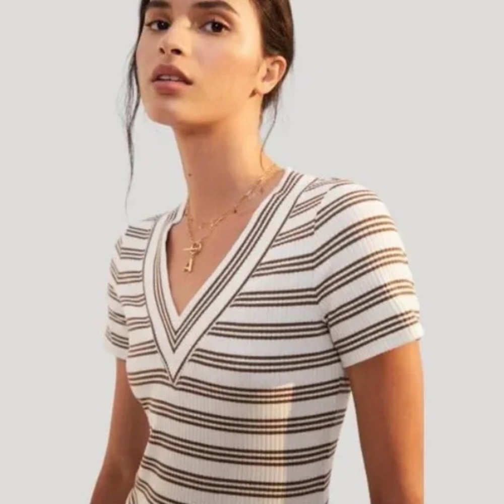 Daily Practice by anthropologie ribbed v-neck striped shirt sleeve top size S